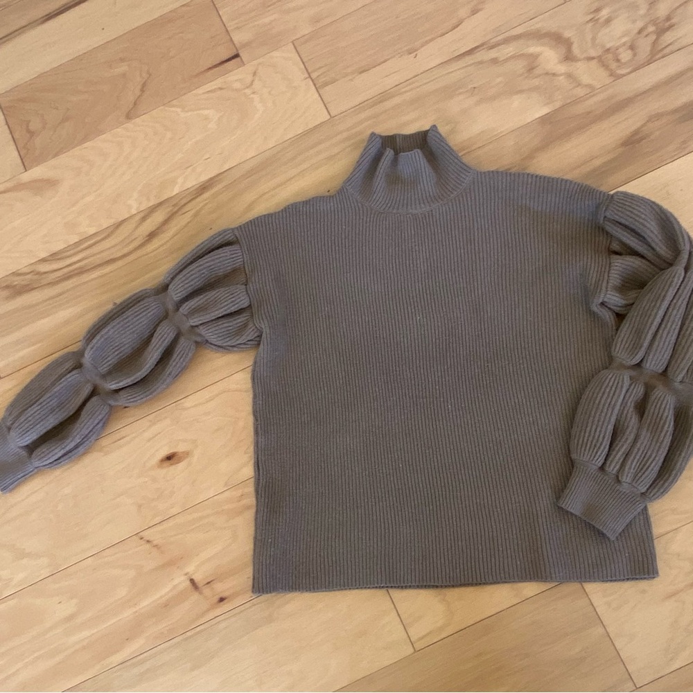 Brown Hem & Thread Ribbed Turtleneck Sweater with Puffy Sleeve M